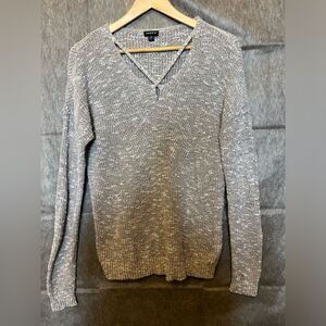 Plus SZ Women's Torrid 00 Grey Sweater Cut‎ out design w/minor defects